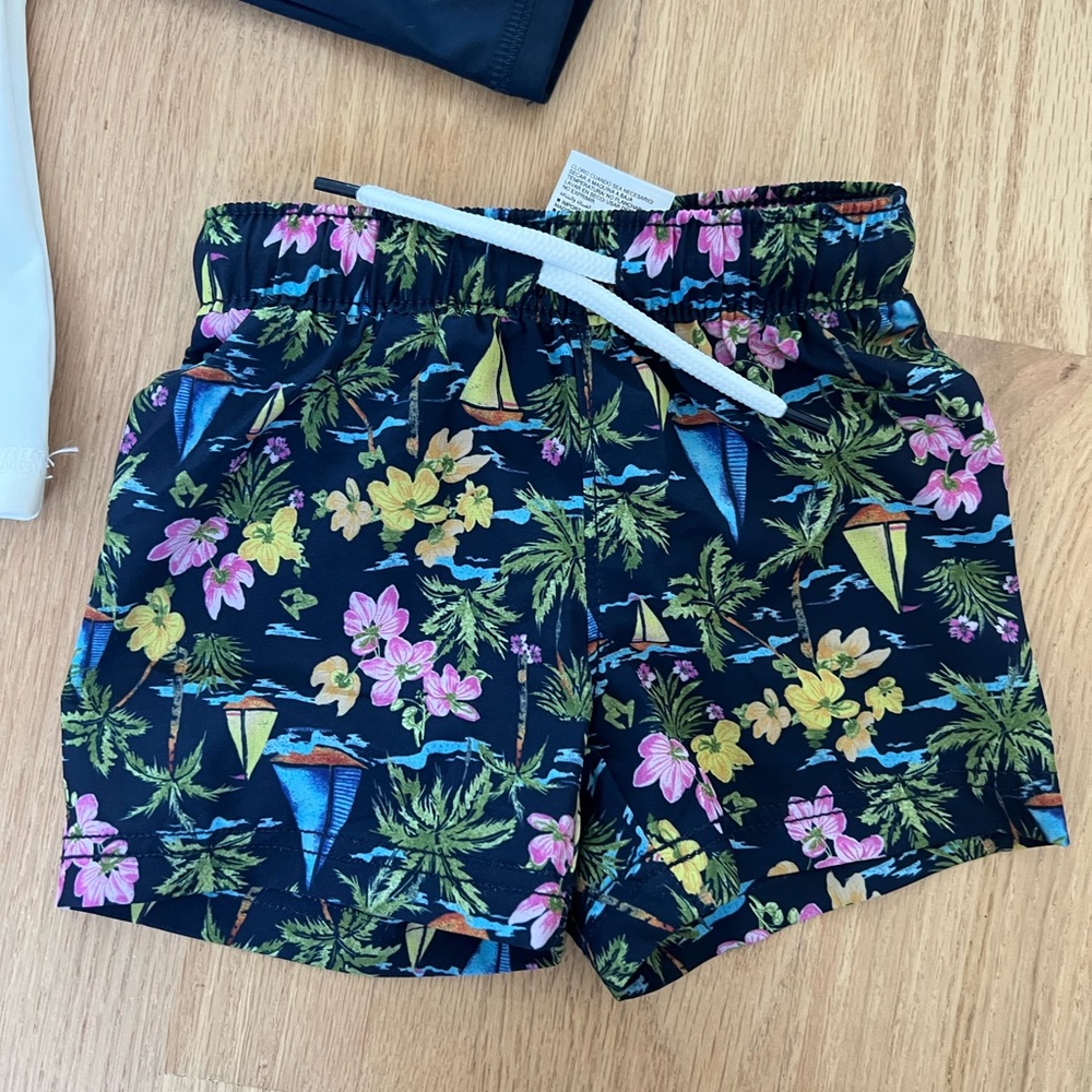 Old Navy baby boy swimsuit 0-3 months - Picture 2 of 4